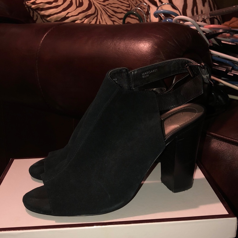 Suede sling back